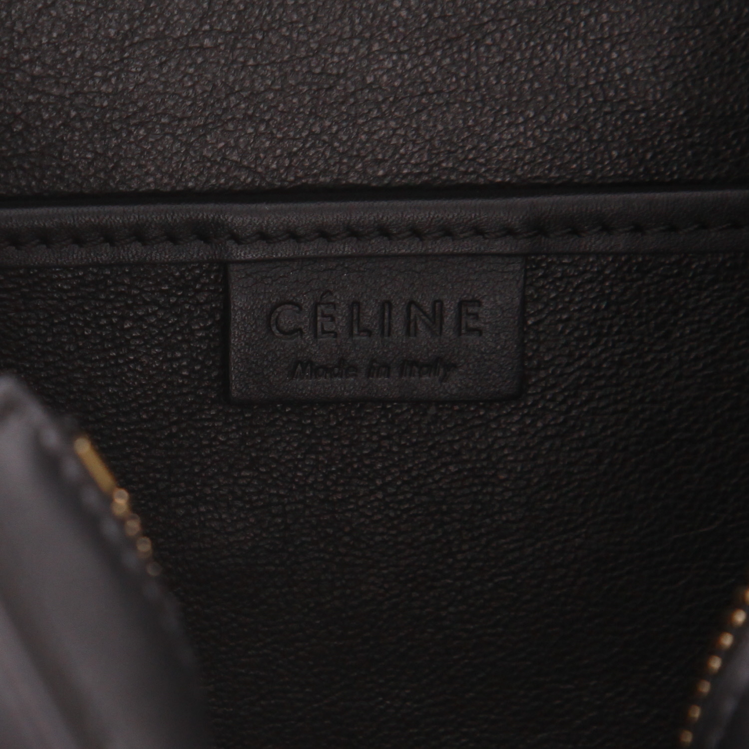 Sac bandoulière Celine  Luggage en cuir grainé noir - Detail D2