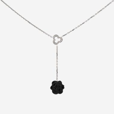 Collana Chanel Camelia in oro bianco, onice e diamanti