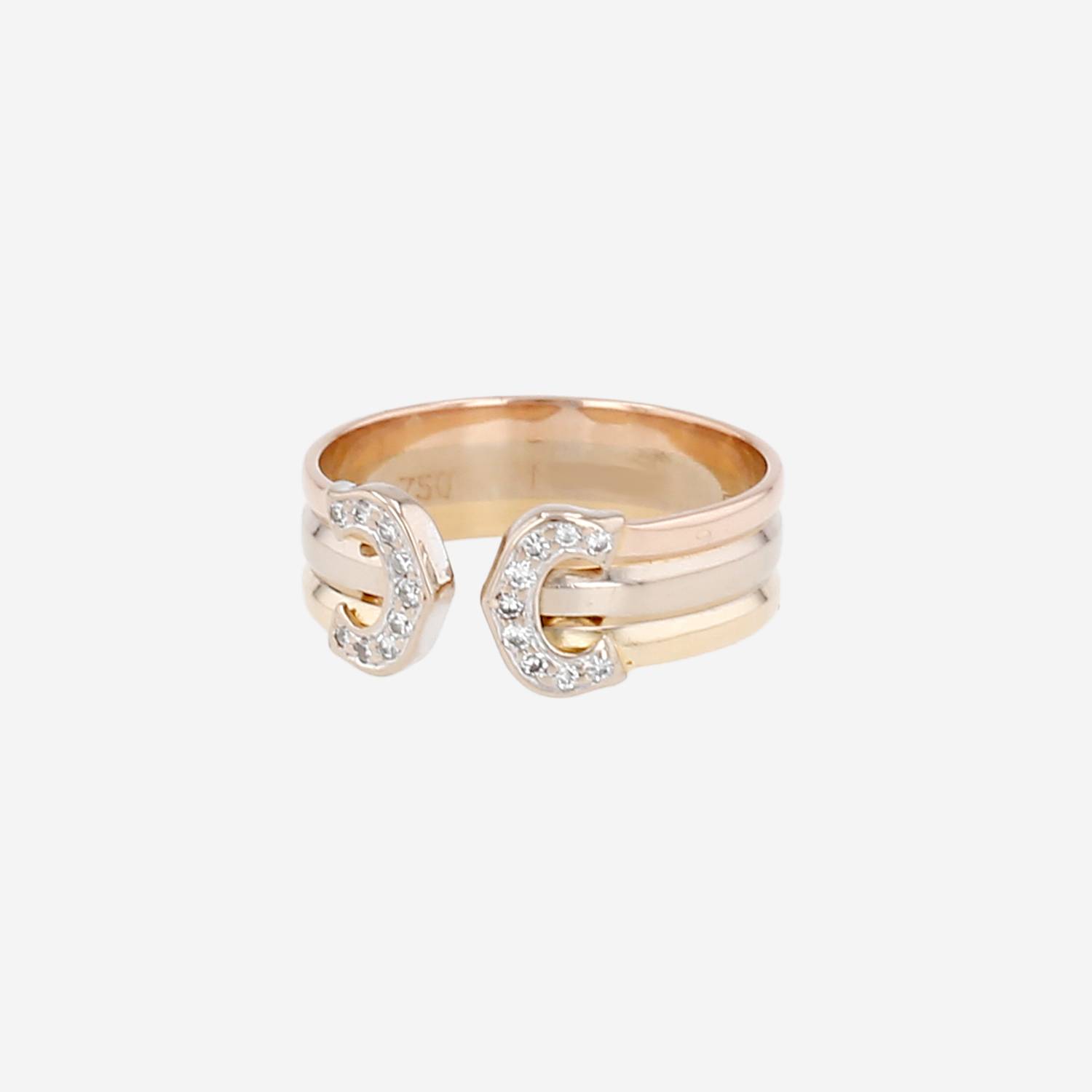 Anillo Cartier «C de Cartier», modelo pequeño, en tres tipos de oro y diamantes