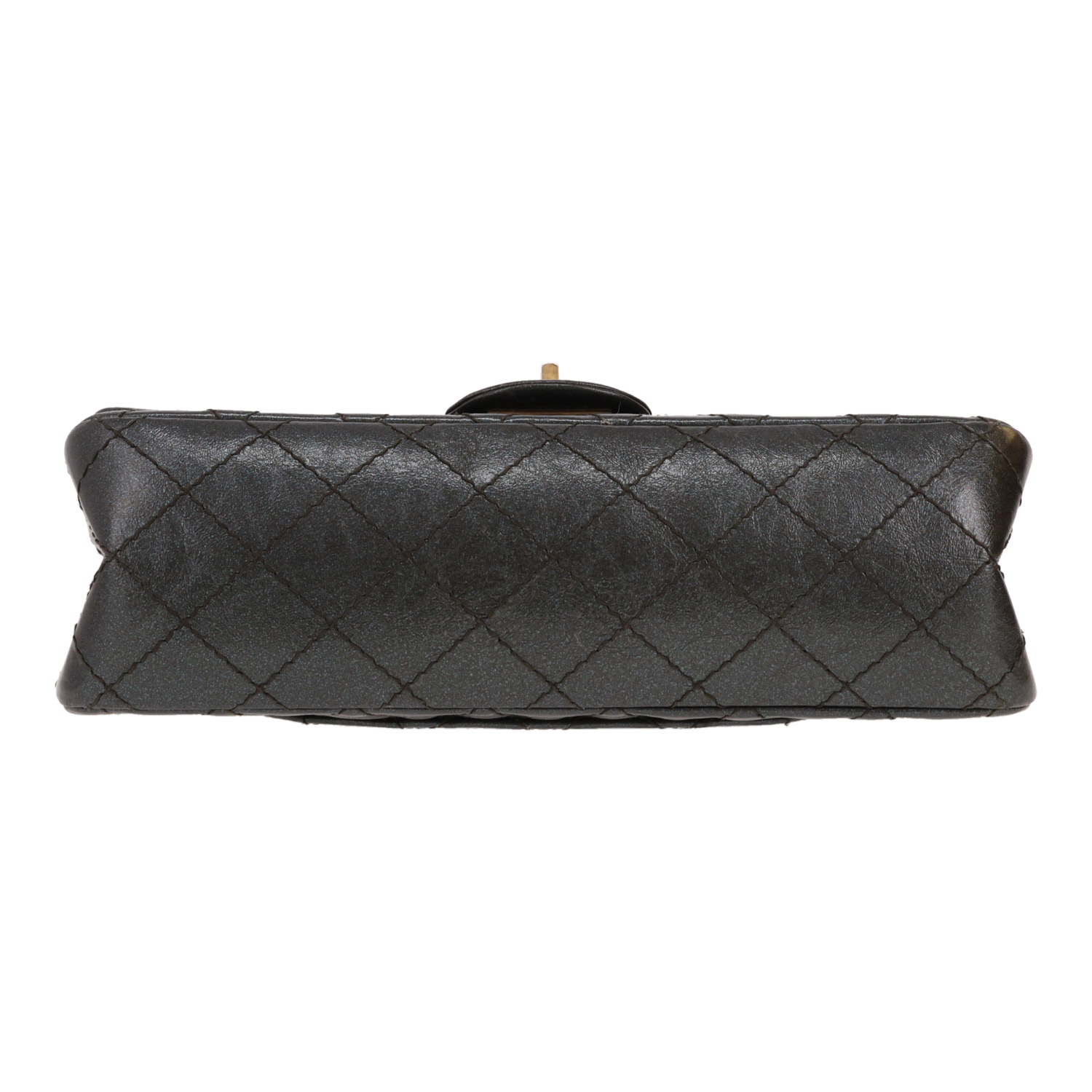 Sac bandoulière Chanel  2.55 en cuir irisé matelassé vert - Detail D1