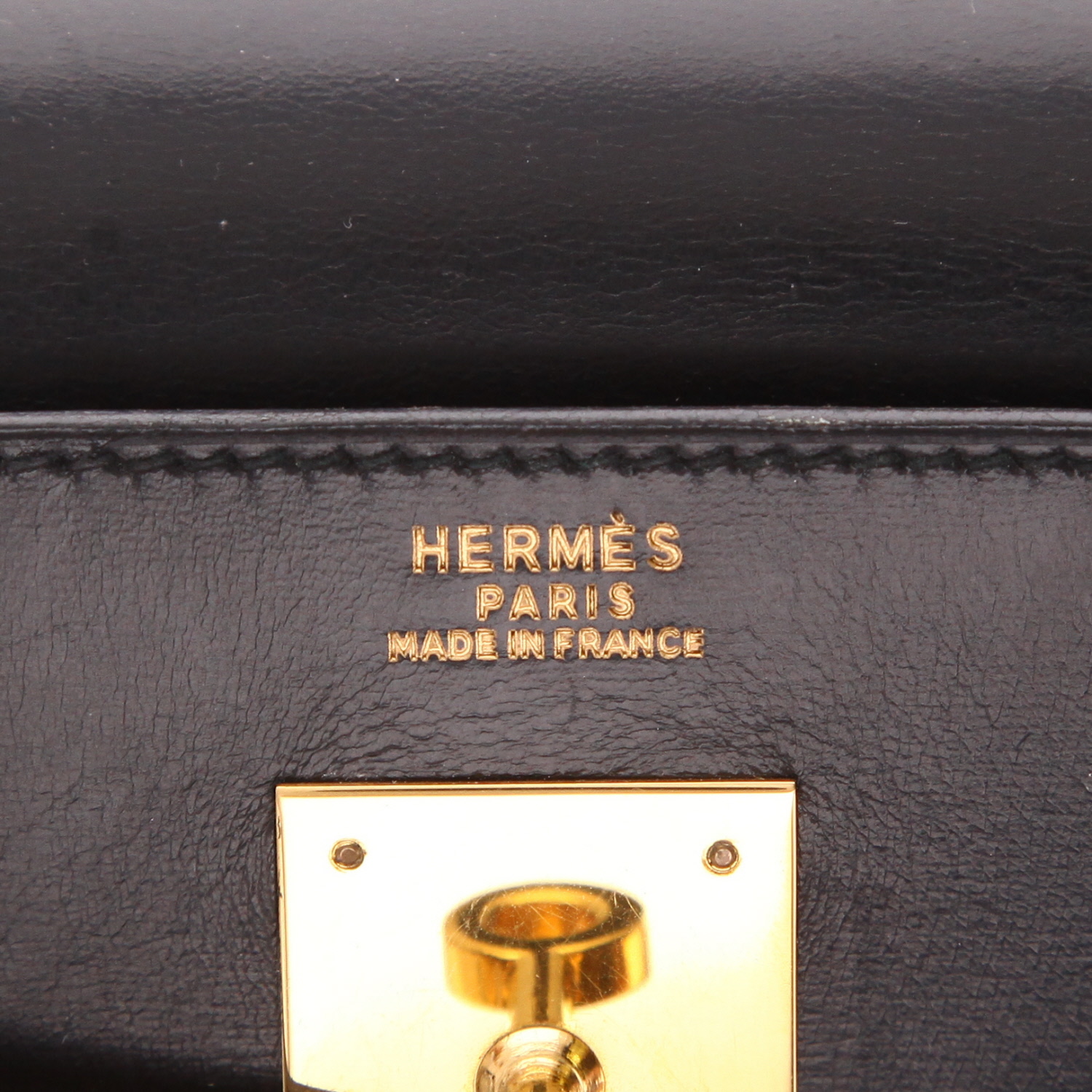 Hermès  Kelly 32 cm handbag  in black box leather - Detail D2