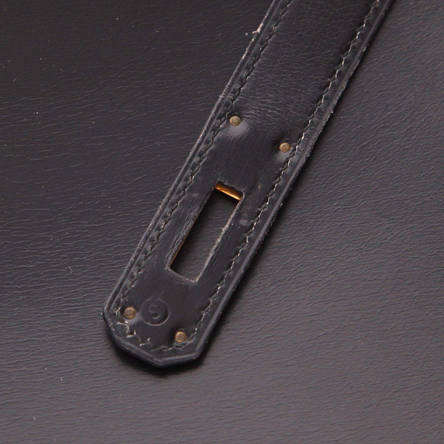 Hermès  Kelly 32 cm handbag  in black box leather - Detail D4