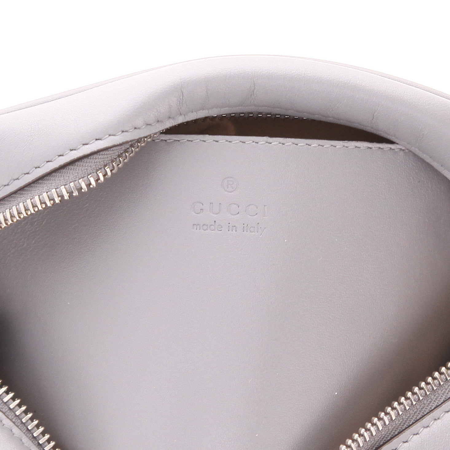 Sac bandoulière Gucci  GG Marmont Camera en cuir matelassé gris - Detail D2