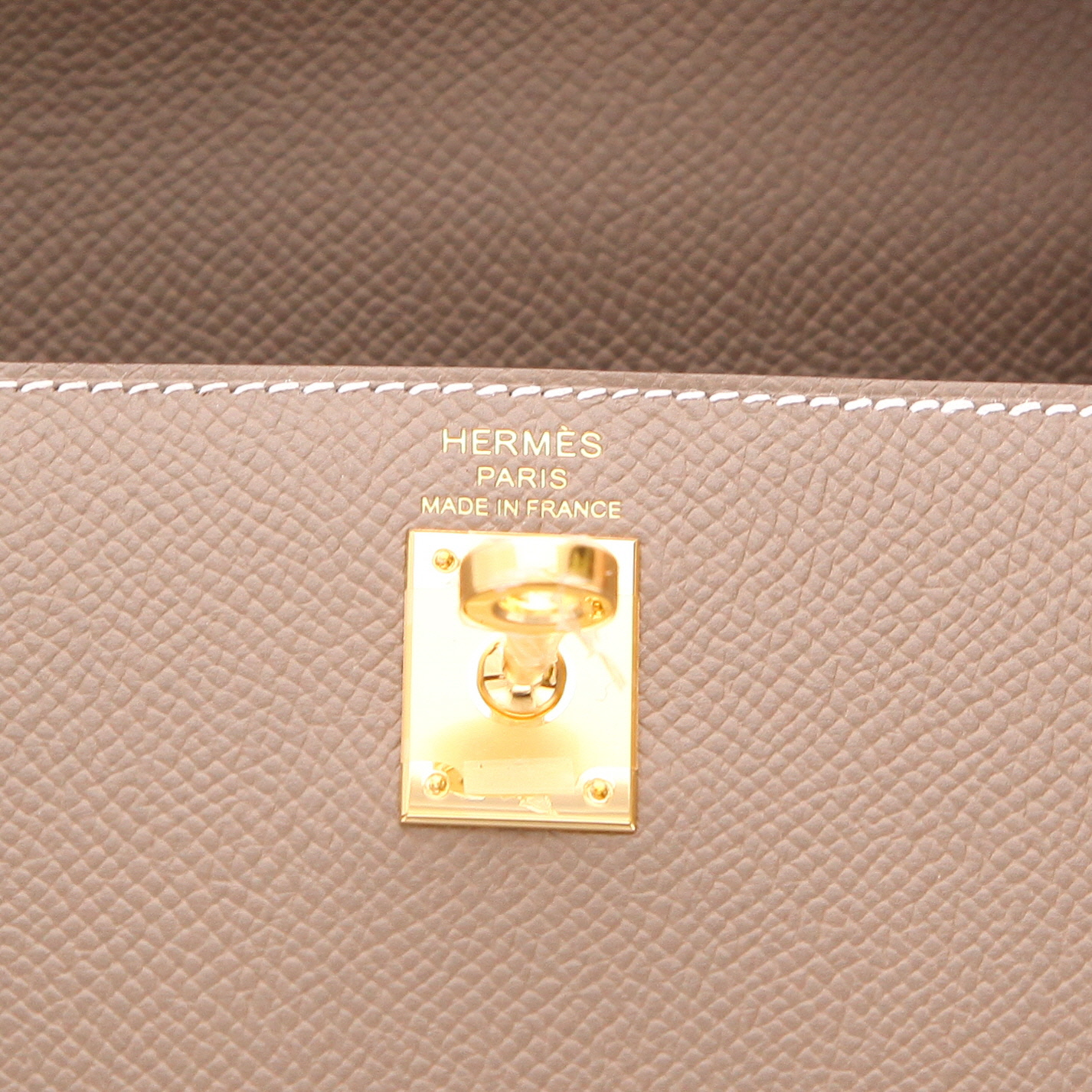 Sac à main Hermès  Kelly 25 cm en cuir epsom étoupe - Detail D2