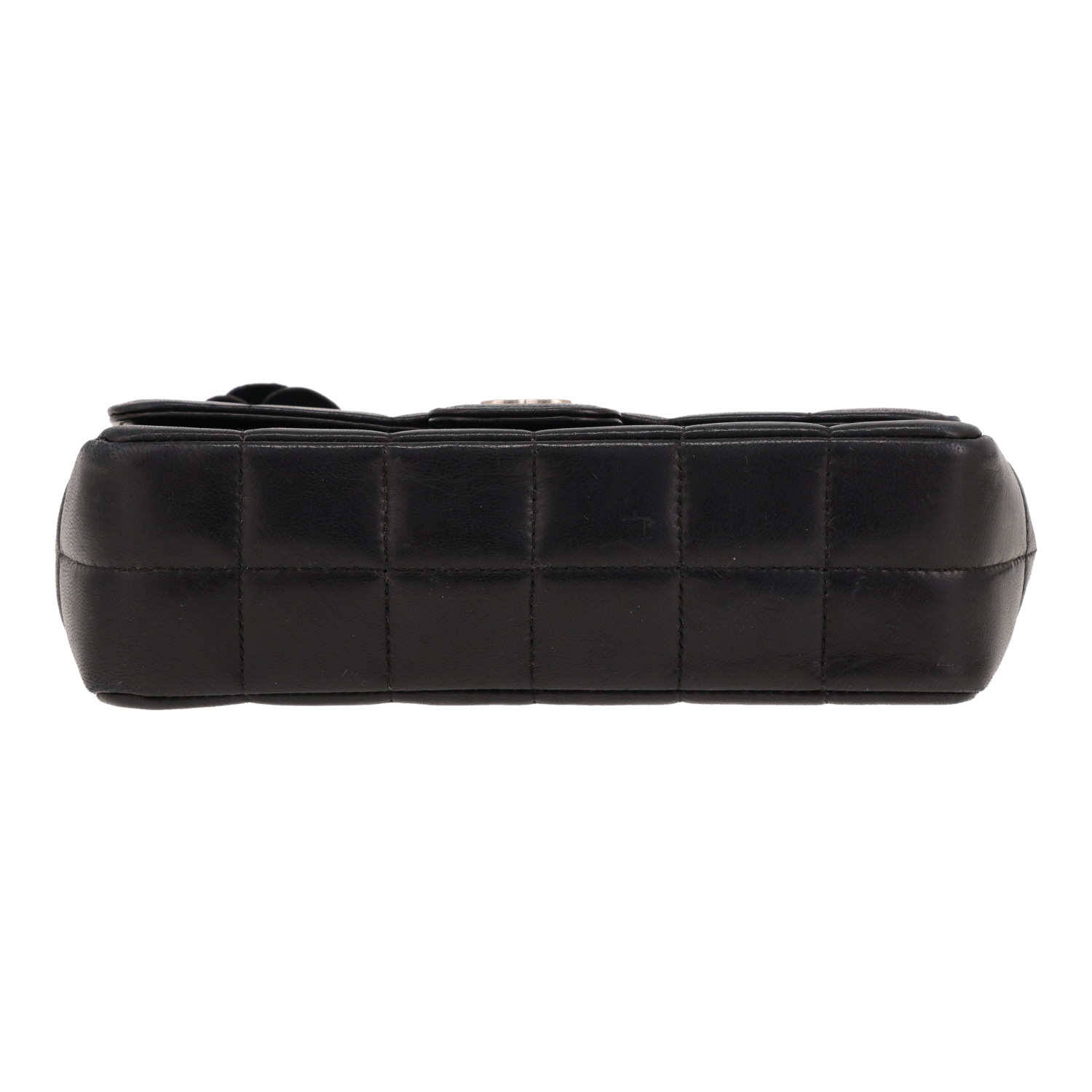 Bolso bandolera Chanel  Choco bar en cuero acolchado negro - Detail D1