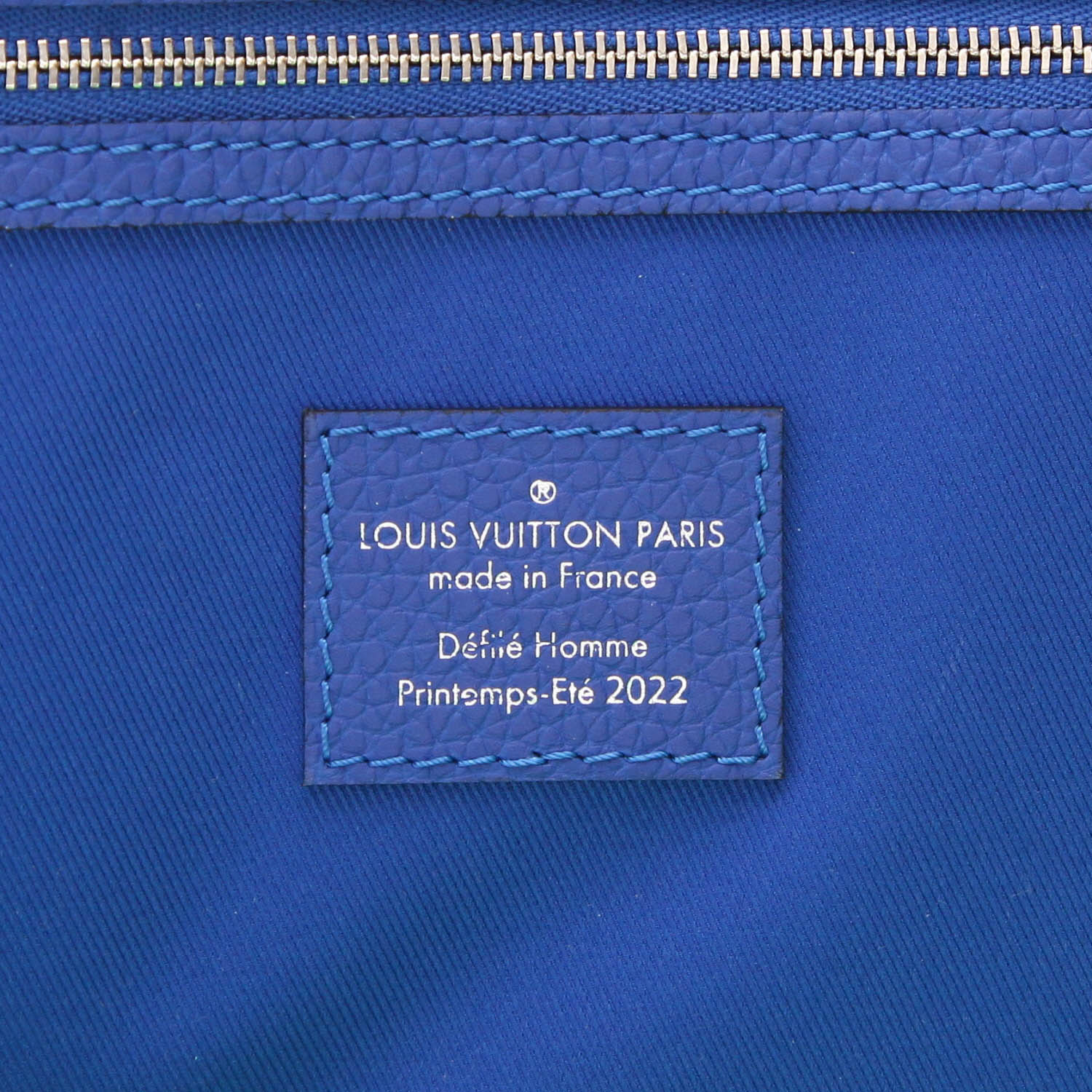 Sac de week end Louis Vuitton  Keepall Editions Limitées en cuir monogram empreinte vert et bleu - Detail D2