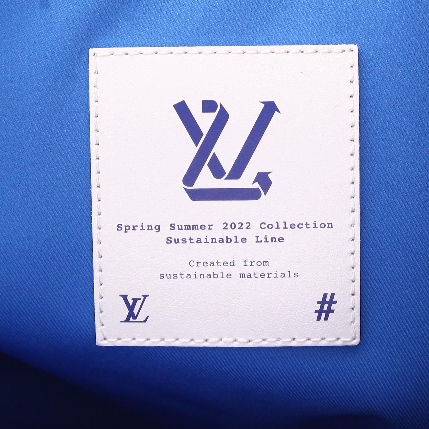 Louis Vuitton Keepall Limited Edition Landscape Virgil Abloh weekend bag in pink and blue embroidered fabric and blue leather - Detail D3