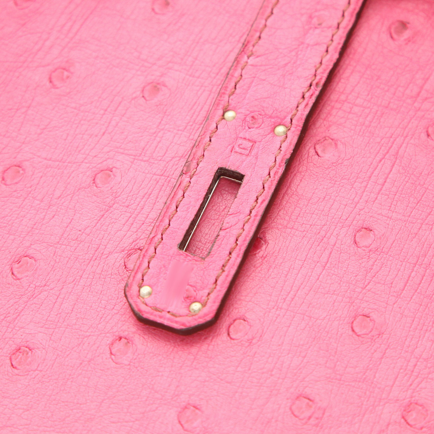 Sac à main Hermès  Birkin 35 cm en autruche rose - Detail D4