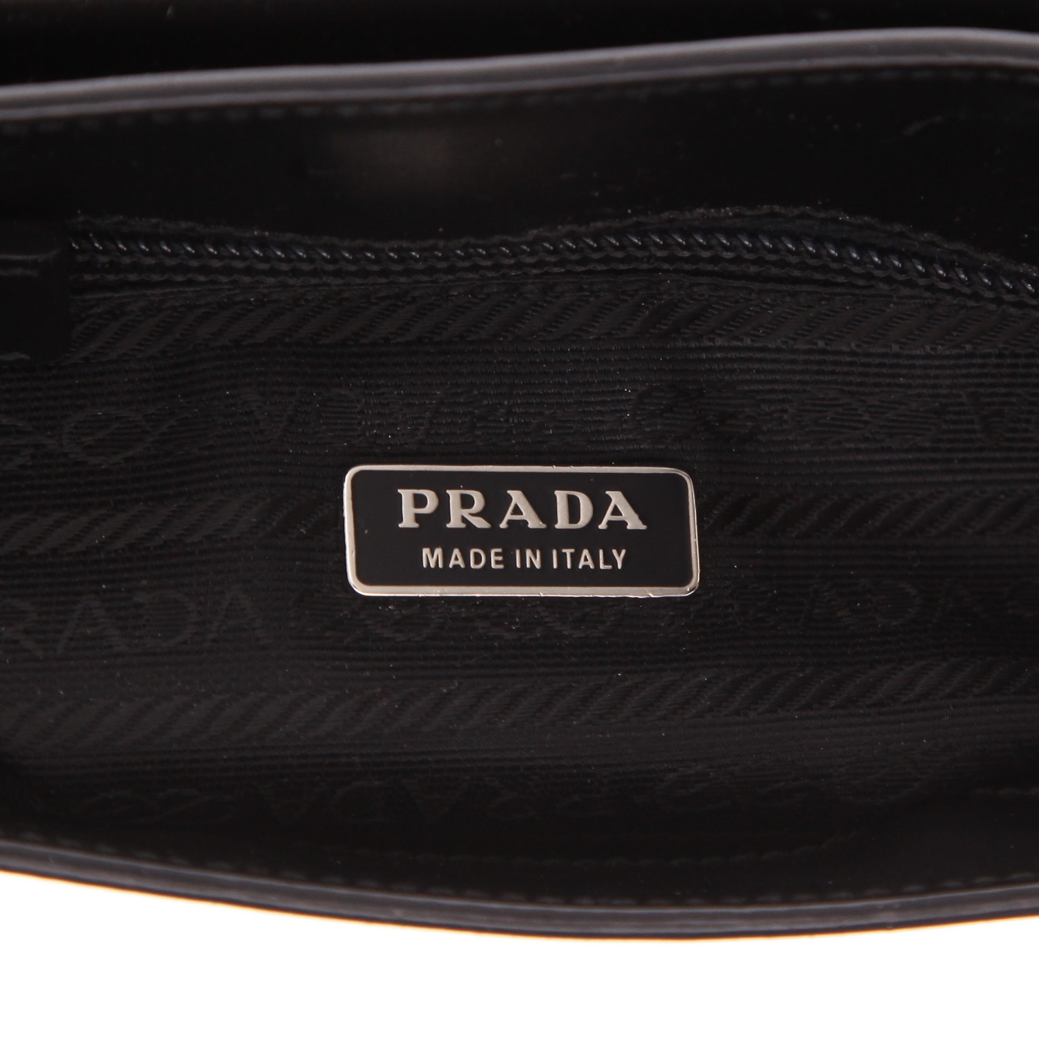 Borsa Prada   in pelle lucida nera - Detail D2