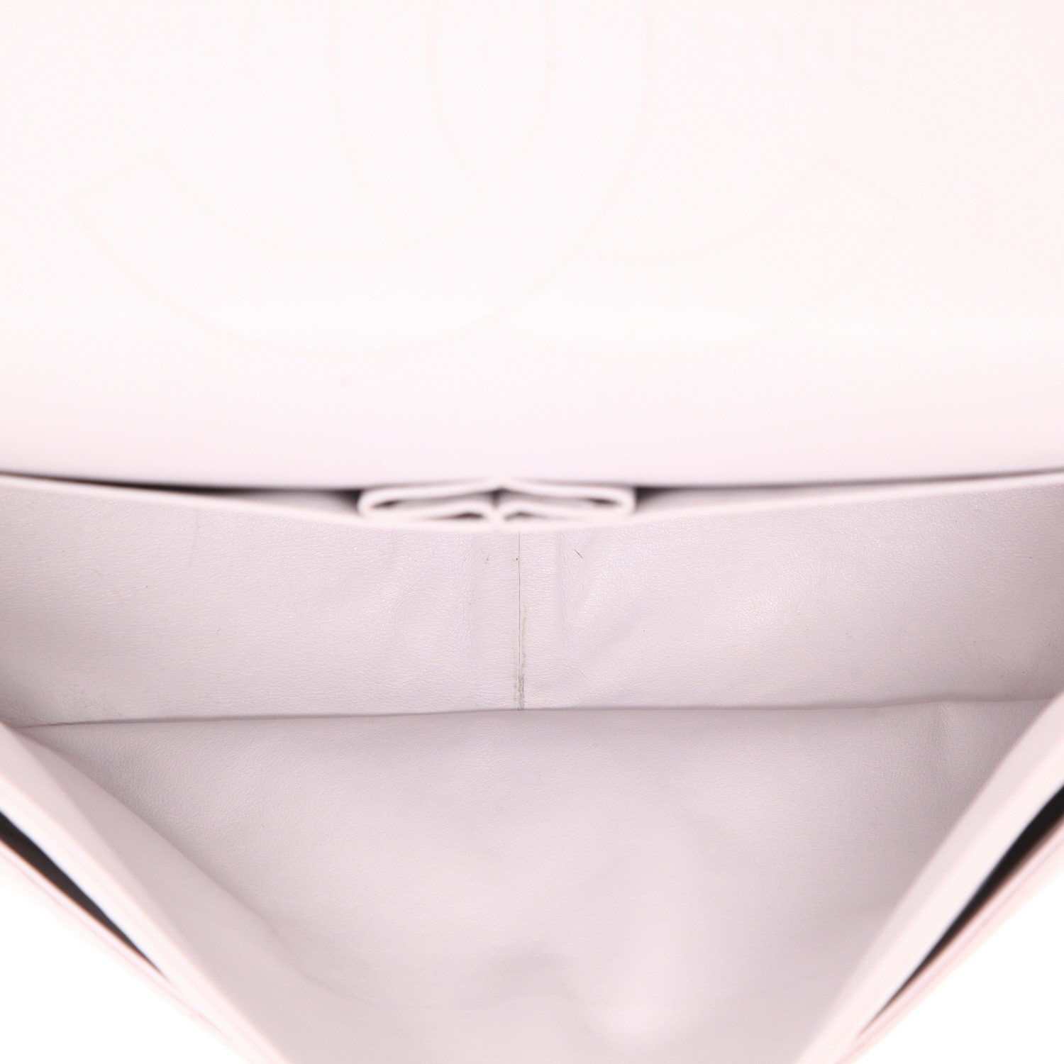 Chanel  2.55 shoulder bag  in white quilted leather - Detail D3