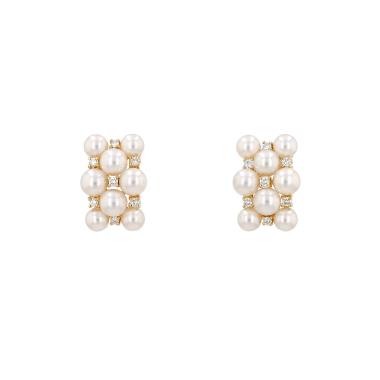 Par de pendientes de clip Tasaki de oro amarillo, diamantes y perlas de cultivo