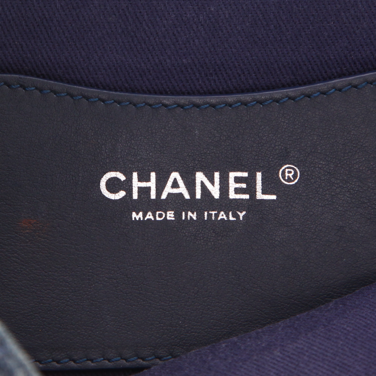 Chanel Timeless handbag in blue denim canvas - Detail D2