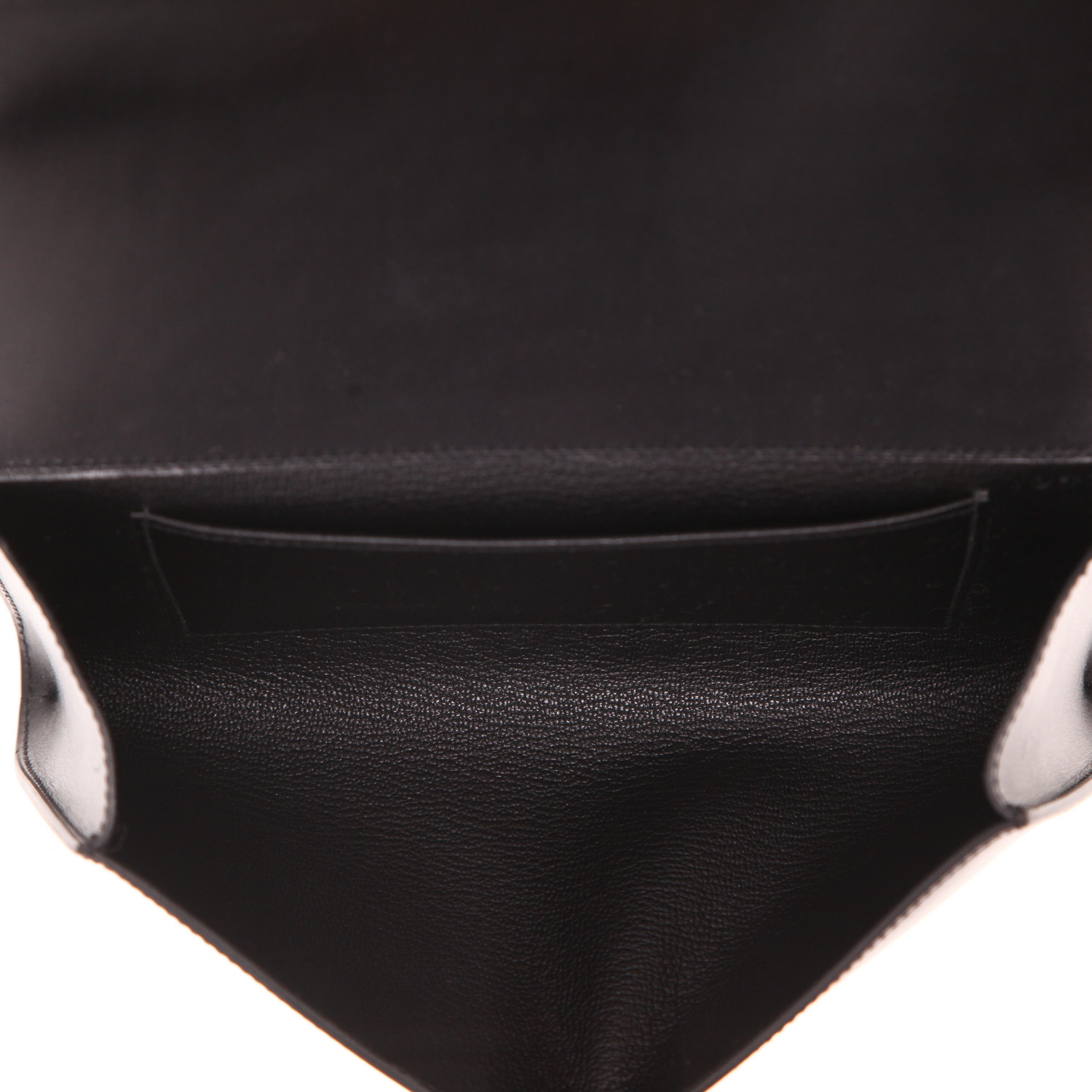 Bolsito de mano Hermès  Médor Pocket Hand en cuero box negro - Detail D3