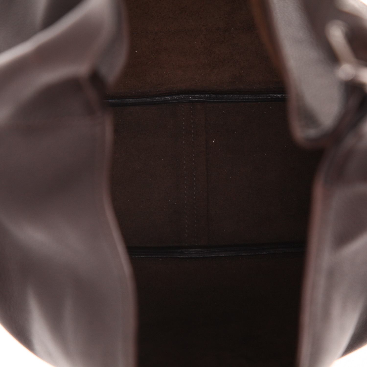 Hermès  Trim bag worn on the shoulder or carried in the hand  in brown Evergrain leather - Detail D3