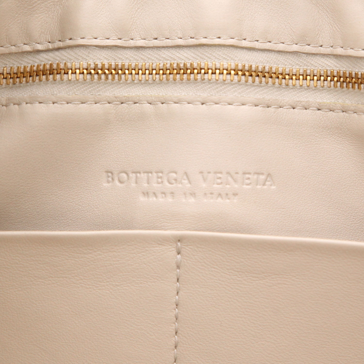 Sac à main Bottega Veneta  Marie Padded en python beige - Detail D2