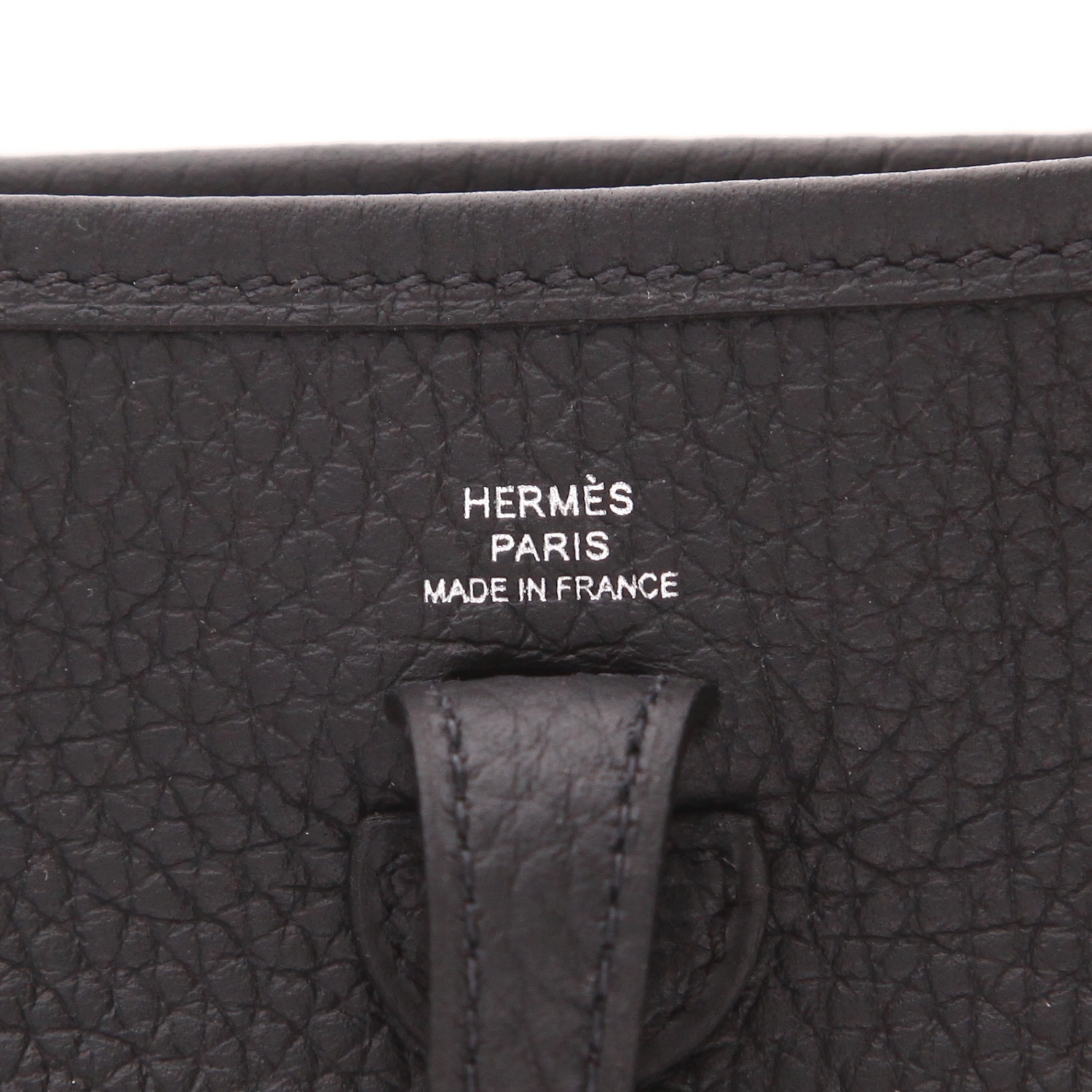 Hermès  Evelyne 16 cm shoulder bag  in black leather taurillon clémence - Detail D2