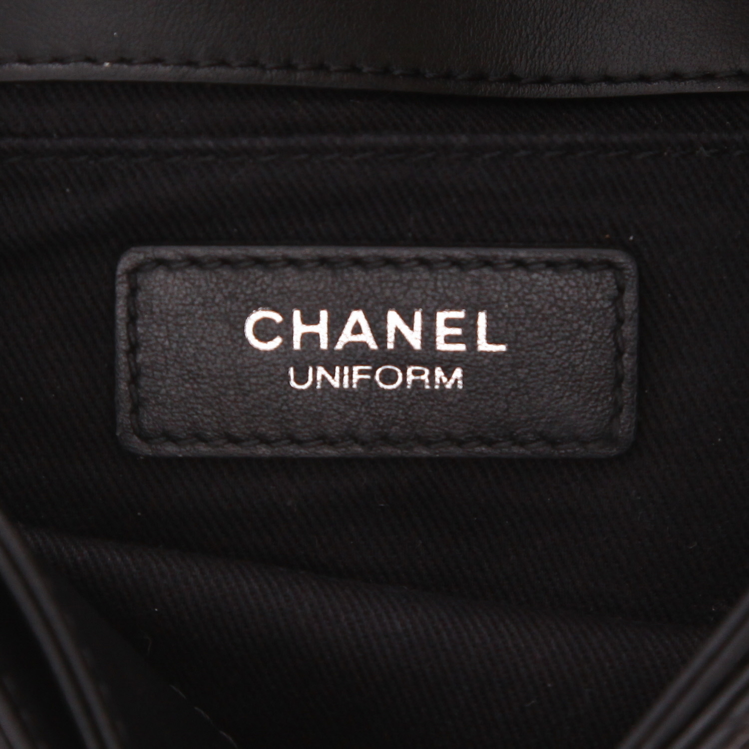 Bolsito-cinturón Chanel  Pochette ceinture en cuero negro - Detail D2