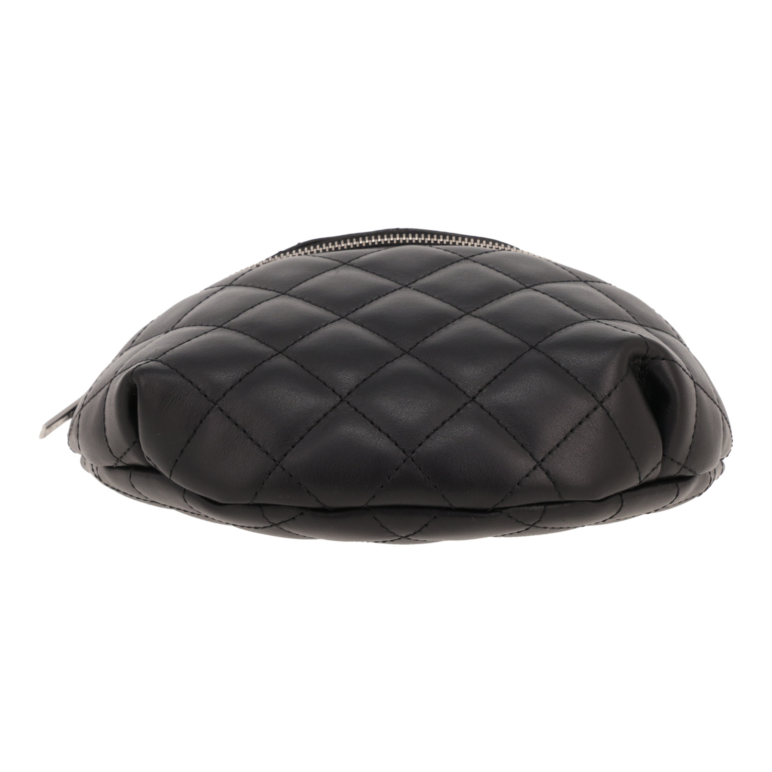 Chanel  Pochette ceinture clutch-belt  in black quilted leather - Detail D1