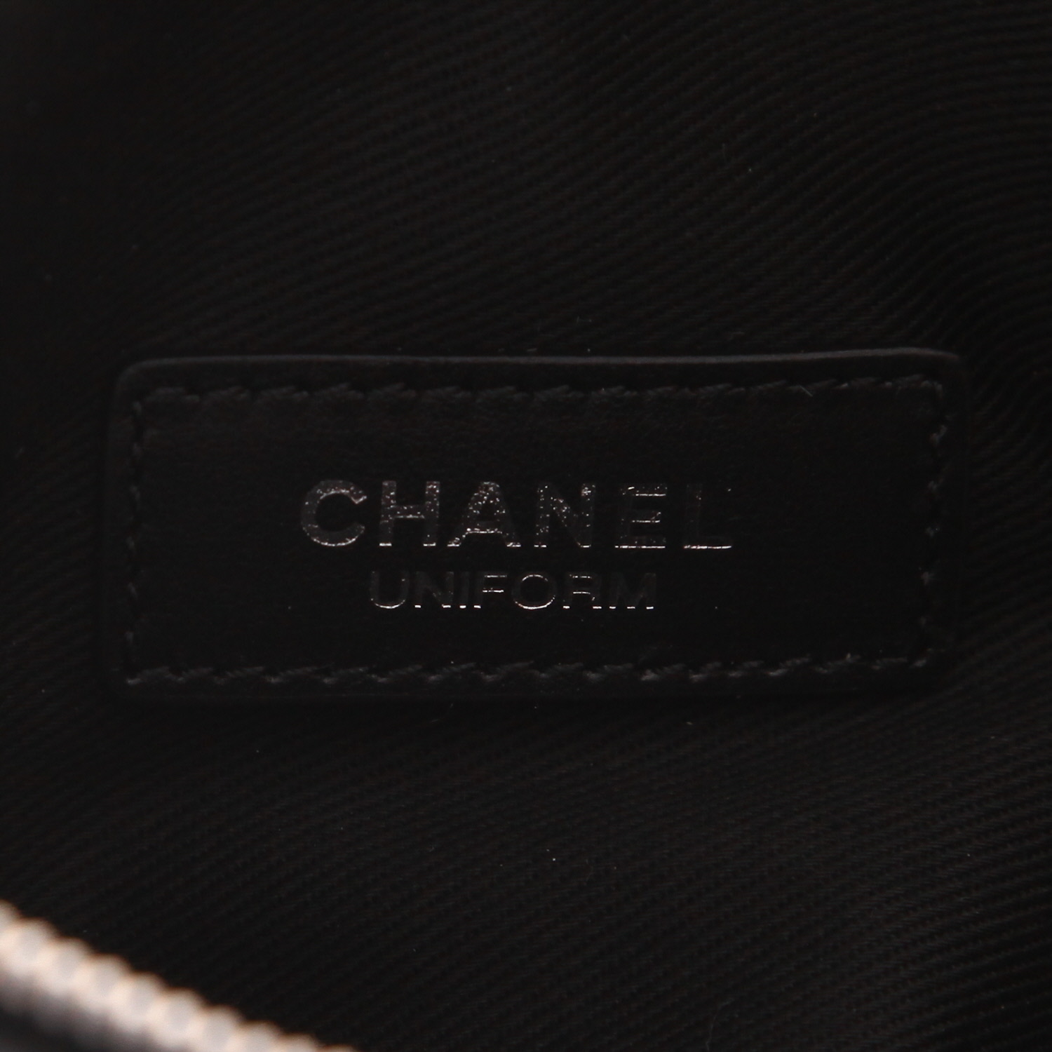 Bolsito-cinturón Chanel  Pochette ceinture en cuero acolchado negro - Detail D2