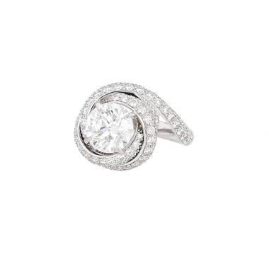 Cartier Trinity Ruban ring in platinium and diamonds