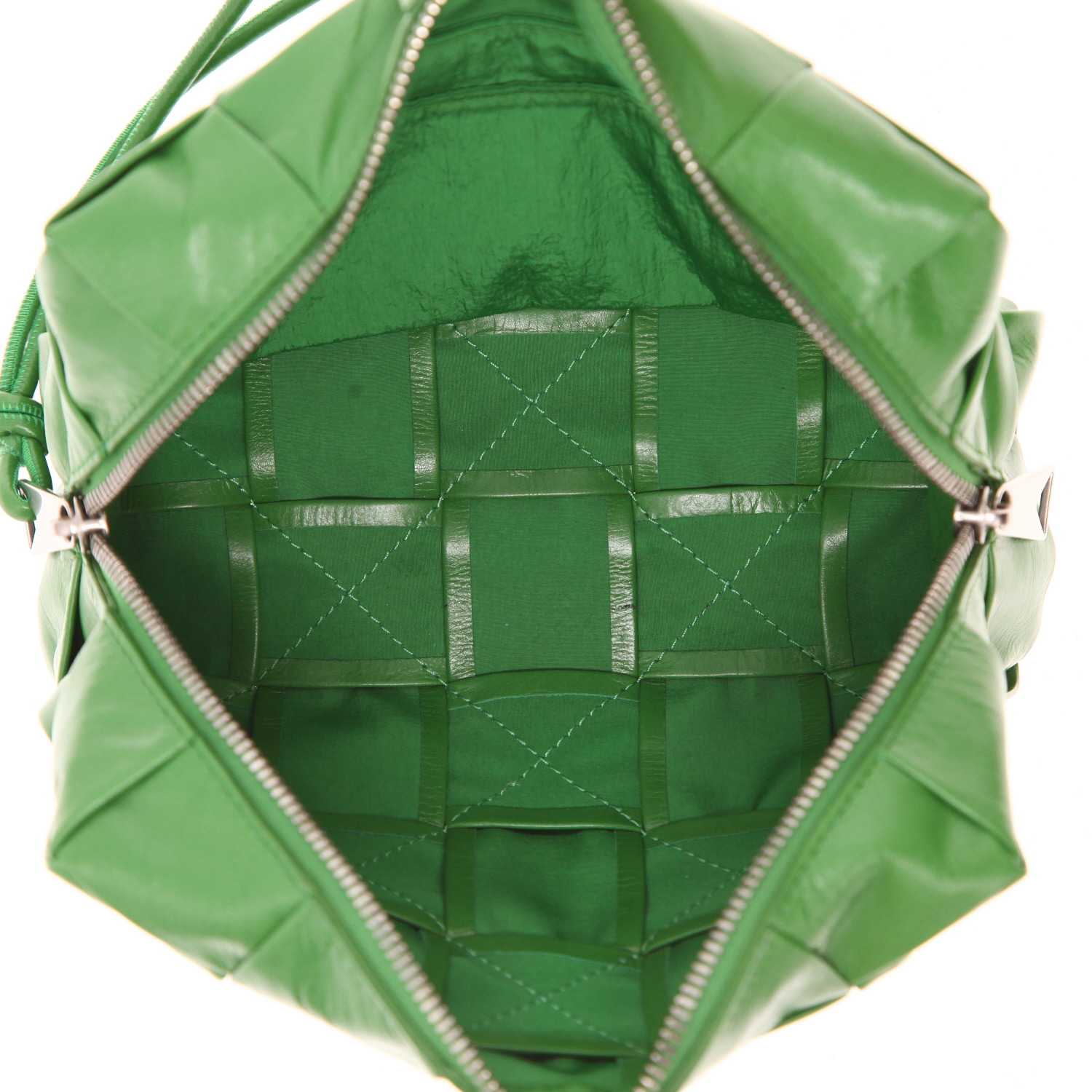 Bottega Veneta   pouch  in green intrecciato leather - Detail D3