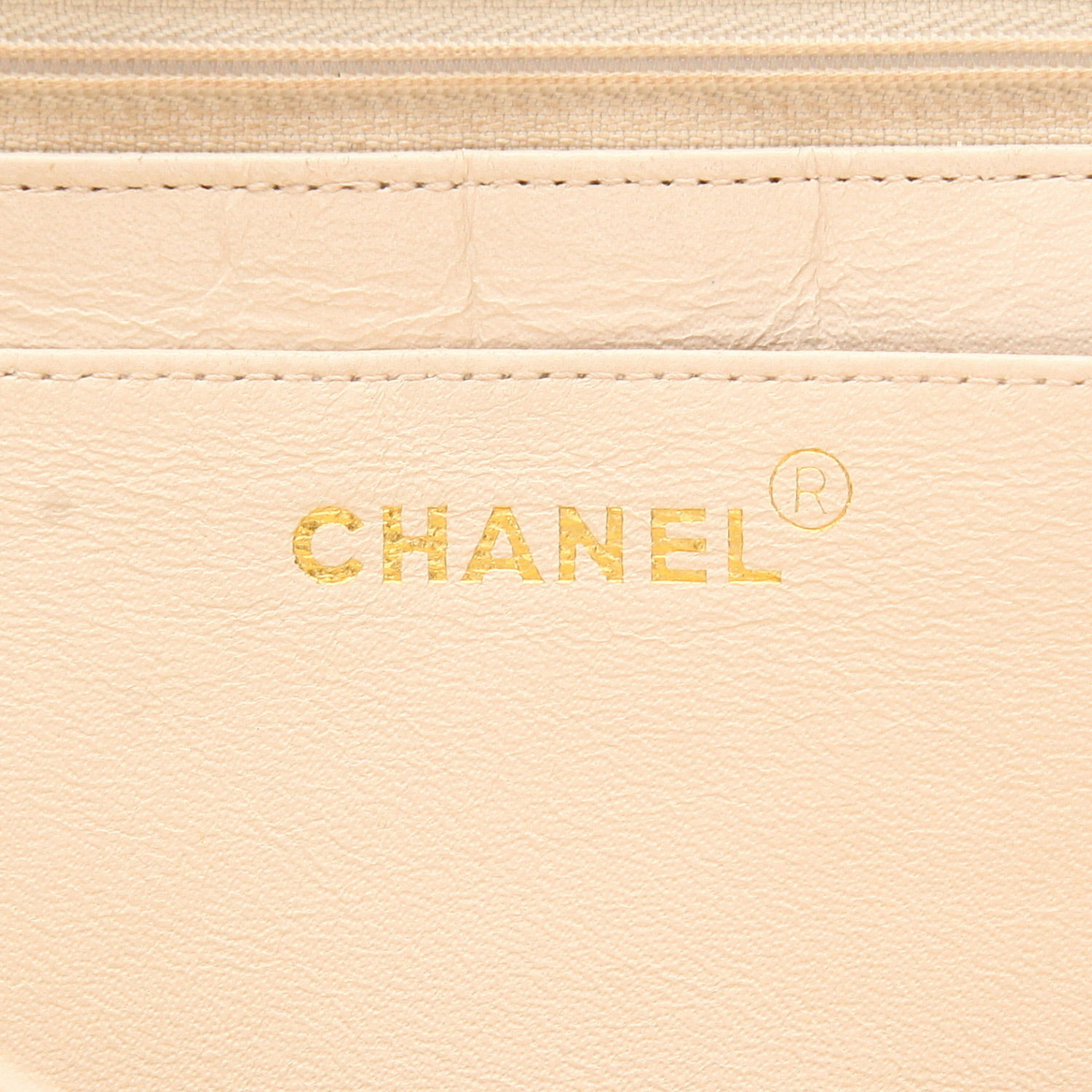 Vintage Chanel handbag in beige quilted leather - Detail D2