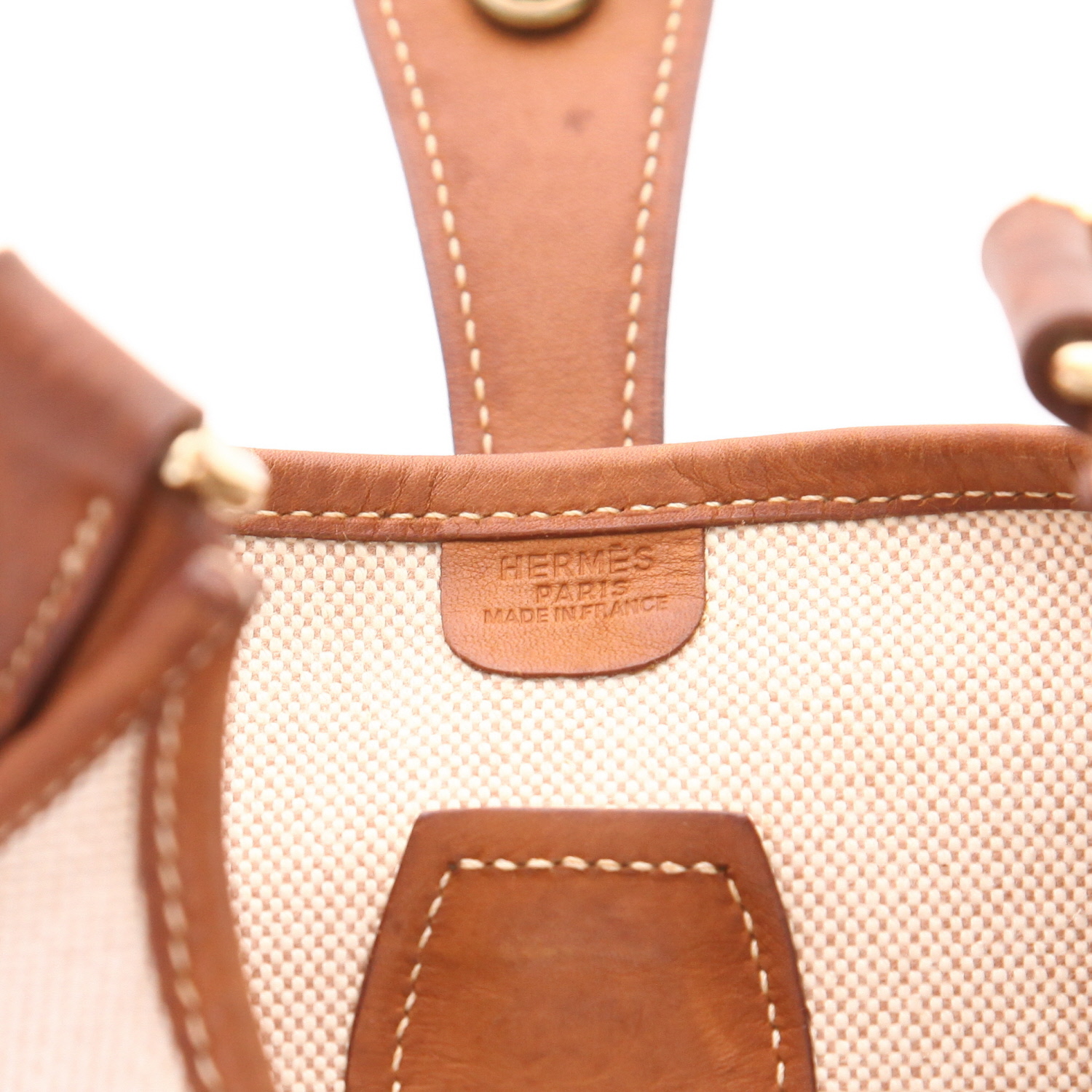 Hermès Evelyne 29 cm shoulder bag in beige canvas and Fauve Barénia leather - Detail D2