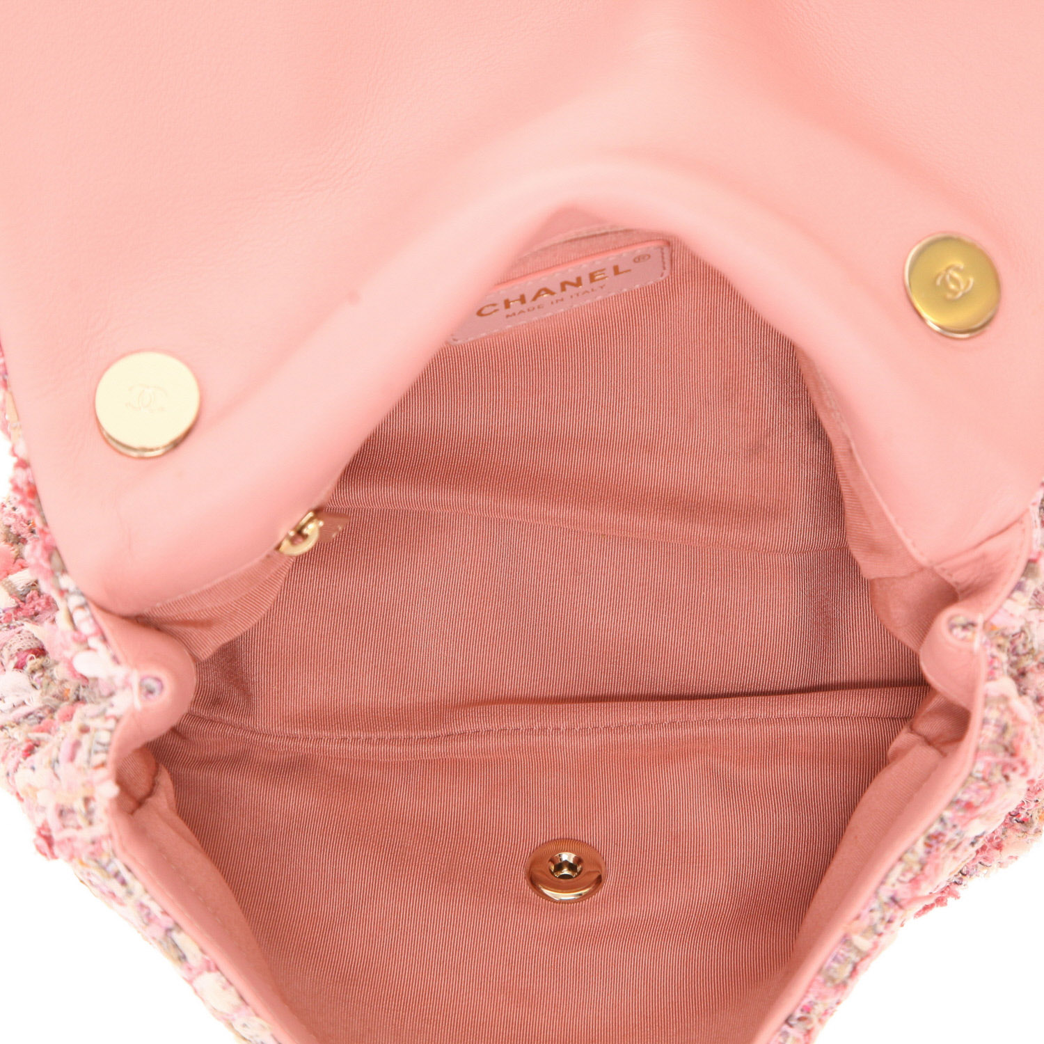 Chanel Timeless handbag in pink tweed - Detail D3