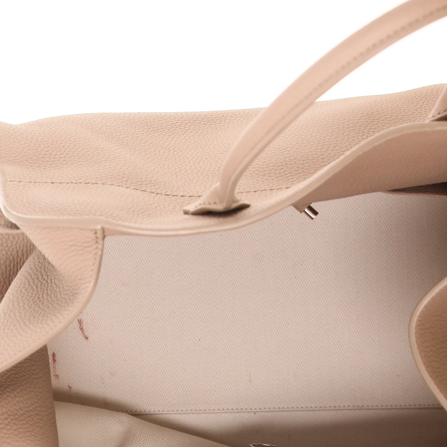 Bolso de mano The Row Soft Margaux 15 de piel granulada beige - Detail D4