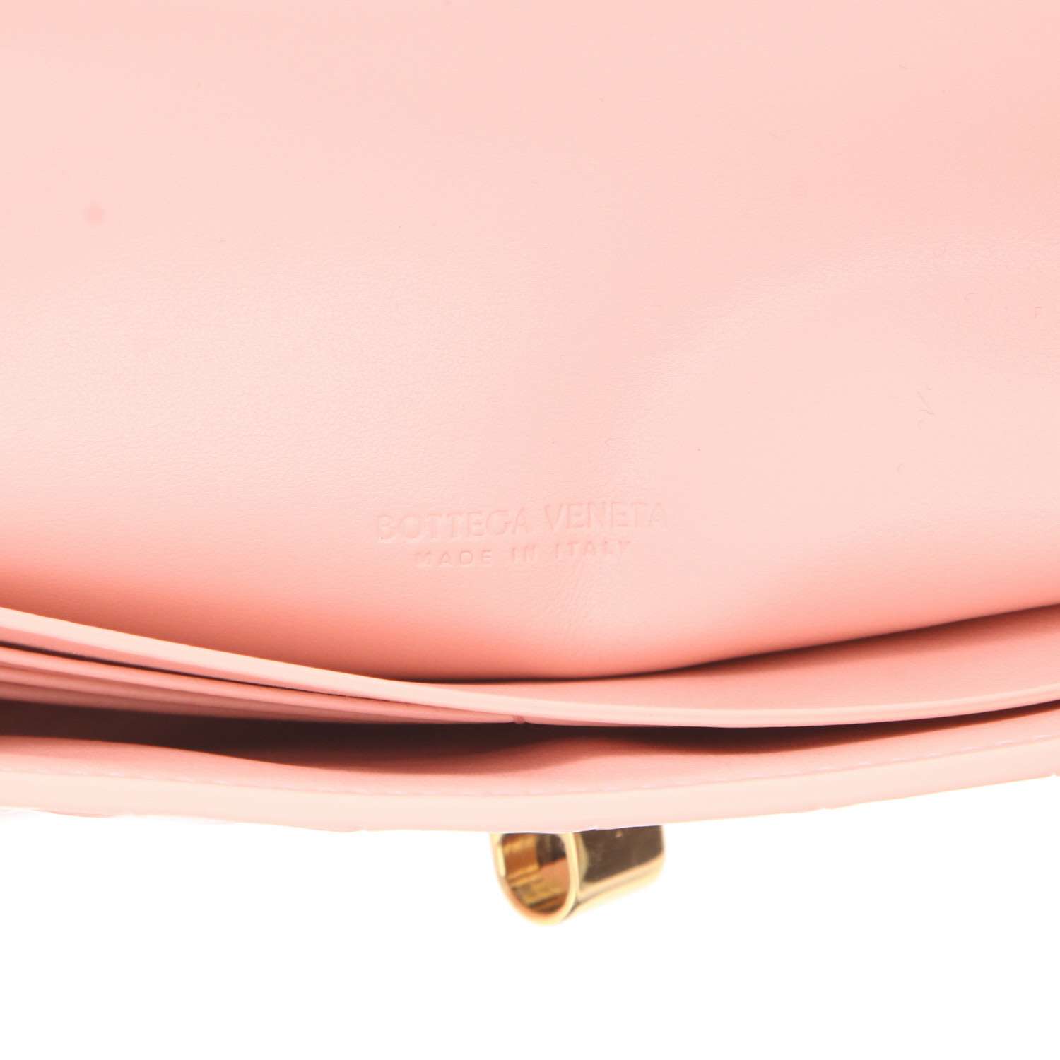Bottega Veneta Andiamo Clutch in pink intrecciato leather - Detail D2