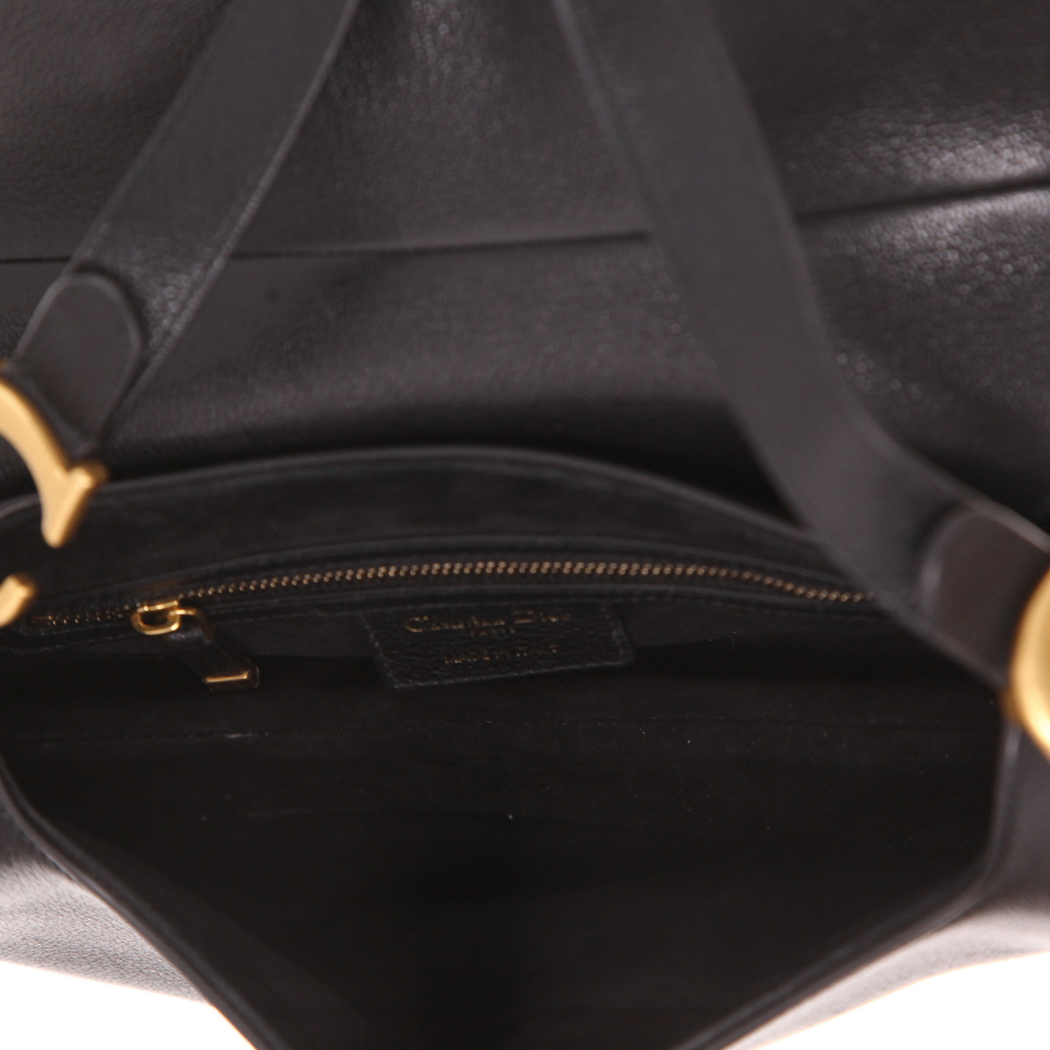 Sac à main Dior  Saddle en cuir grainé noir - Detail D3