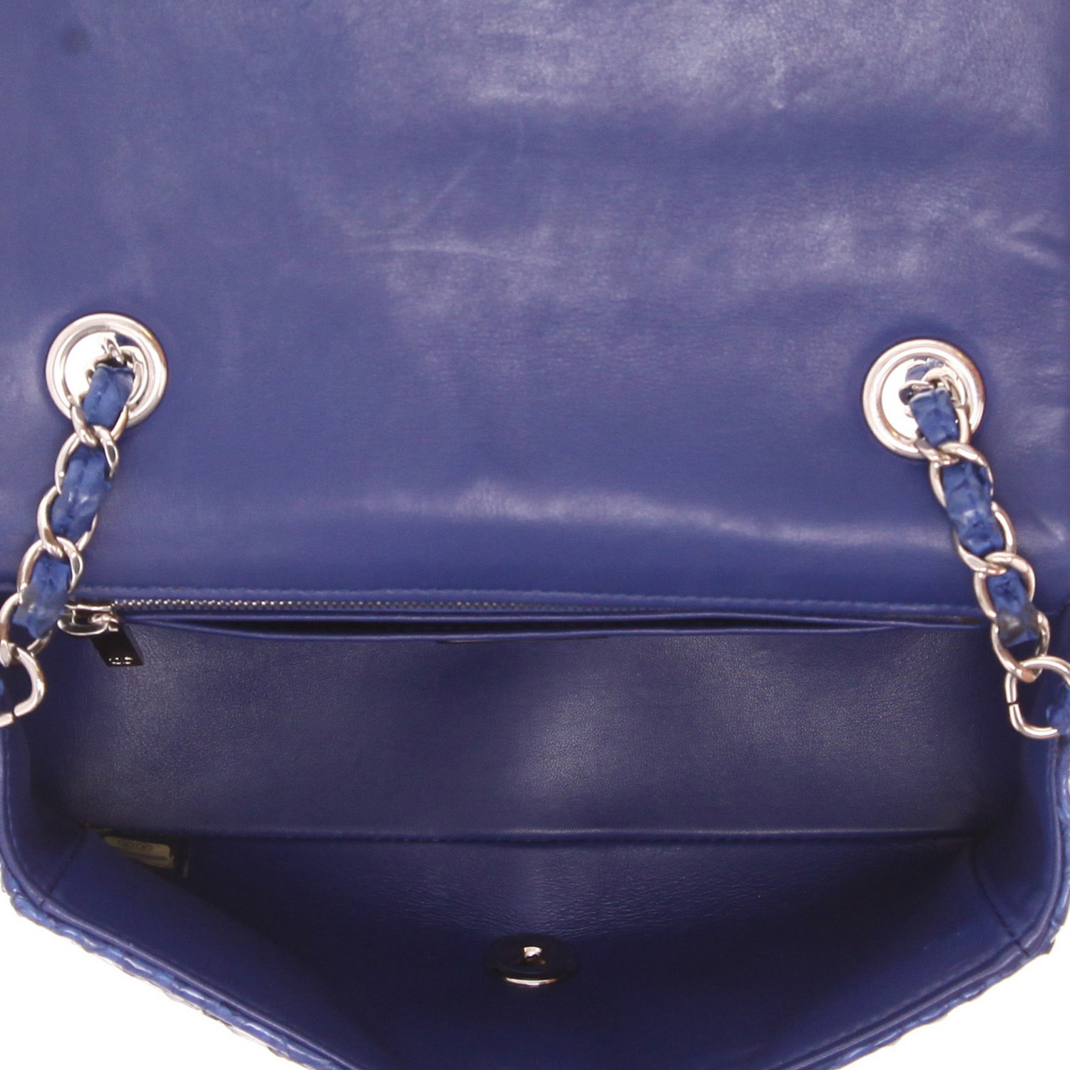 Chanel Timeless Mini shoulder bag in blue python - Detail D3