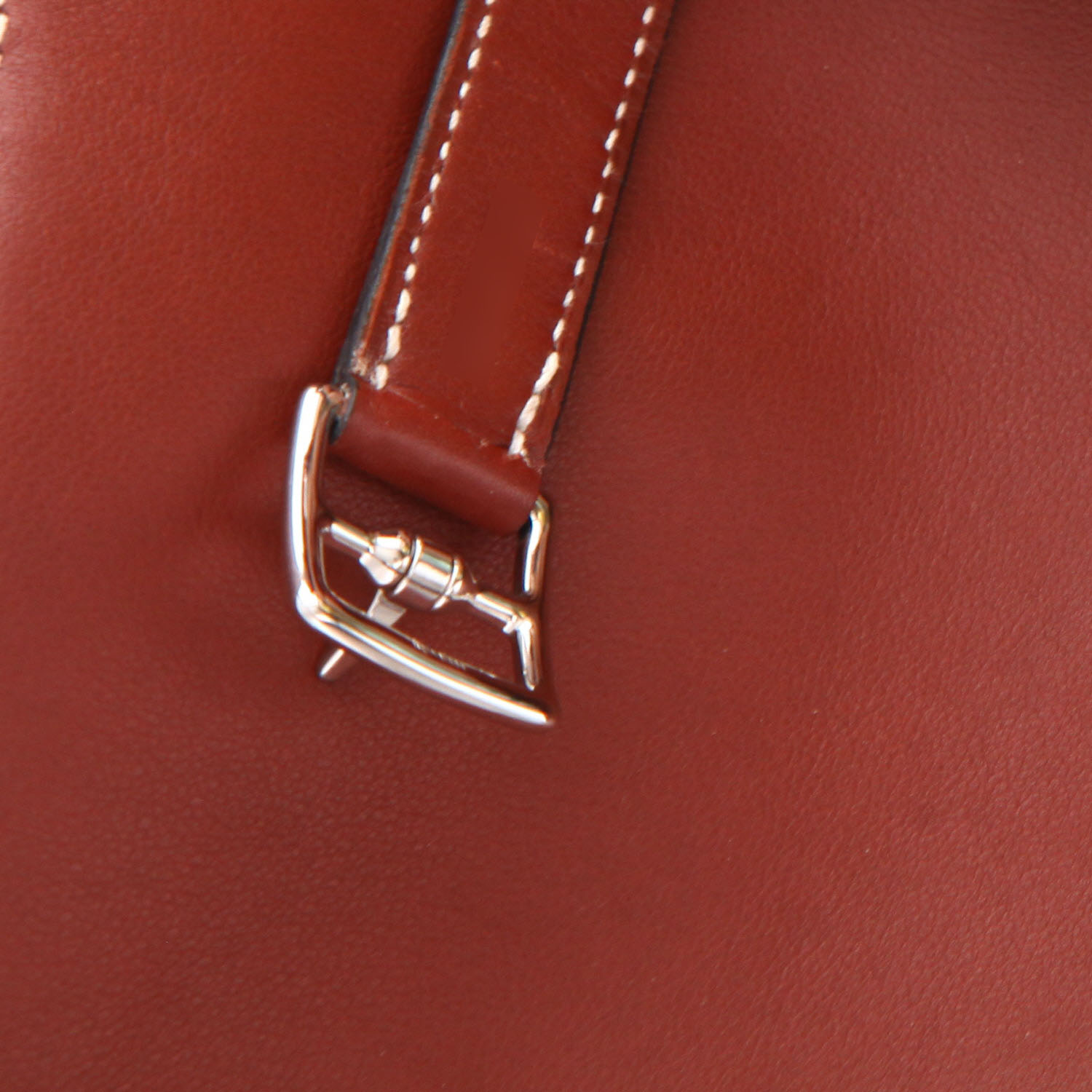 Hermès Kelly Flat handbag in red Swift leather Rouge H - Detail D4