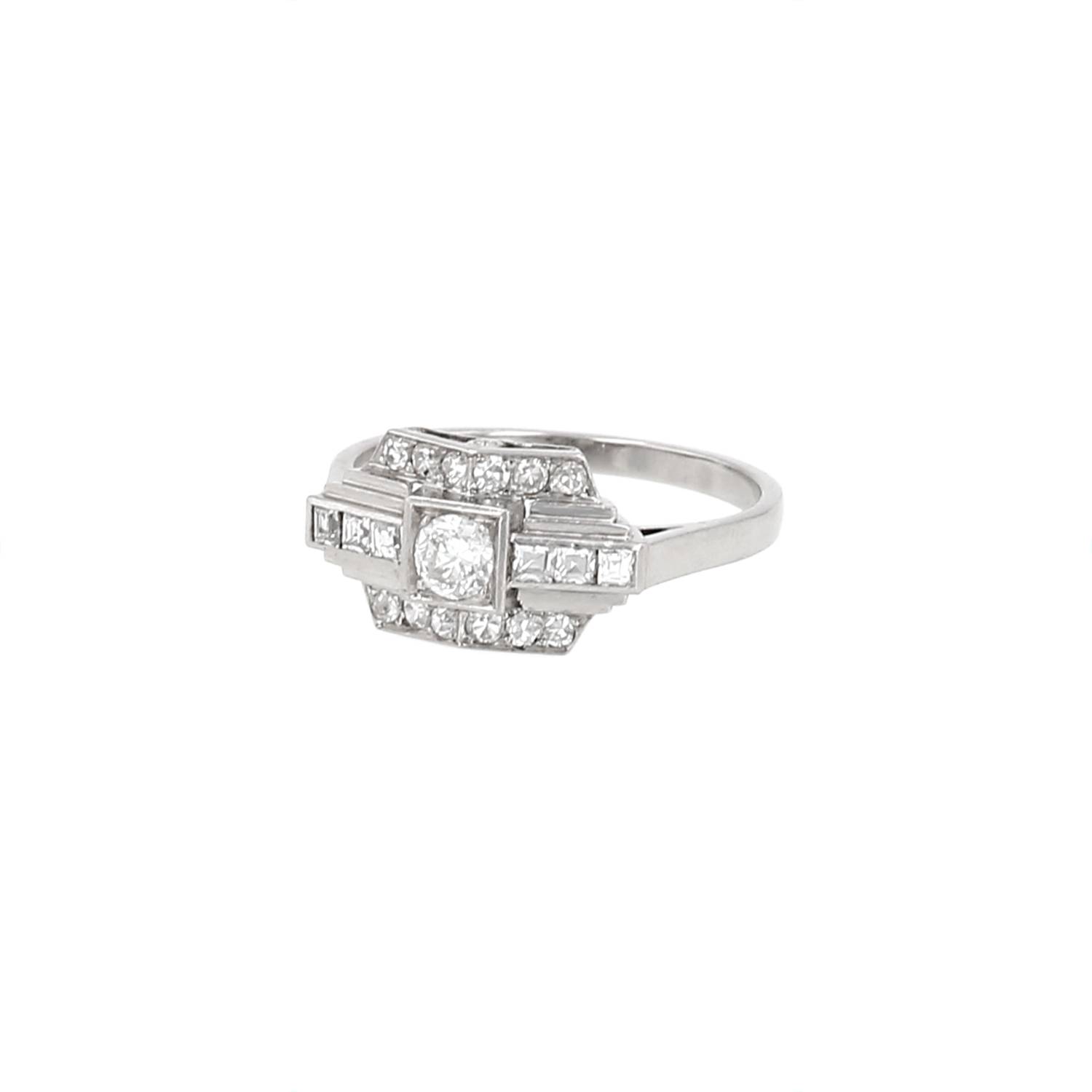 Bague Art Déco Vintage en platine et diamants