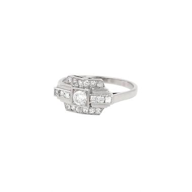 Bague Art Déco Vintage  en platine et diamants