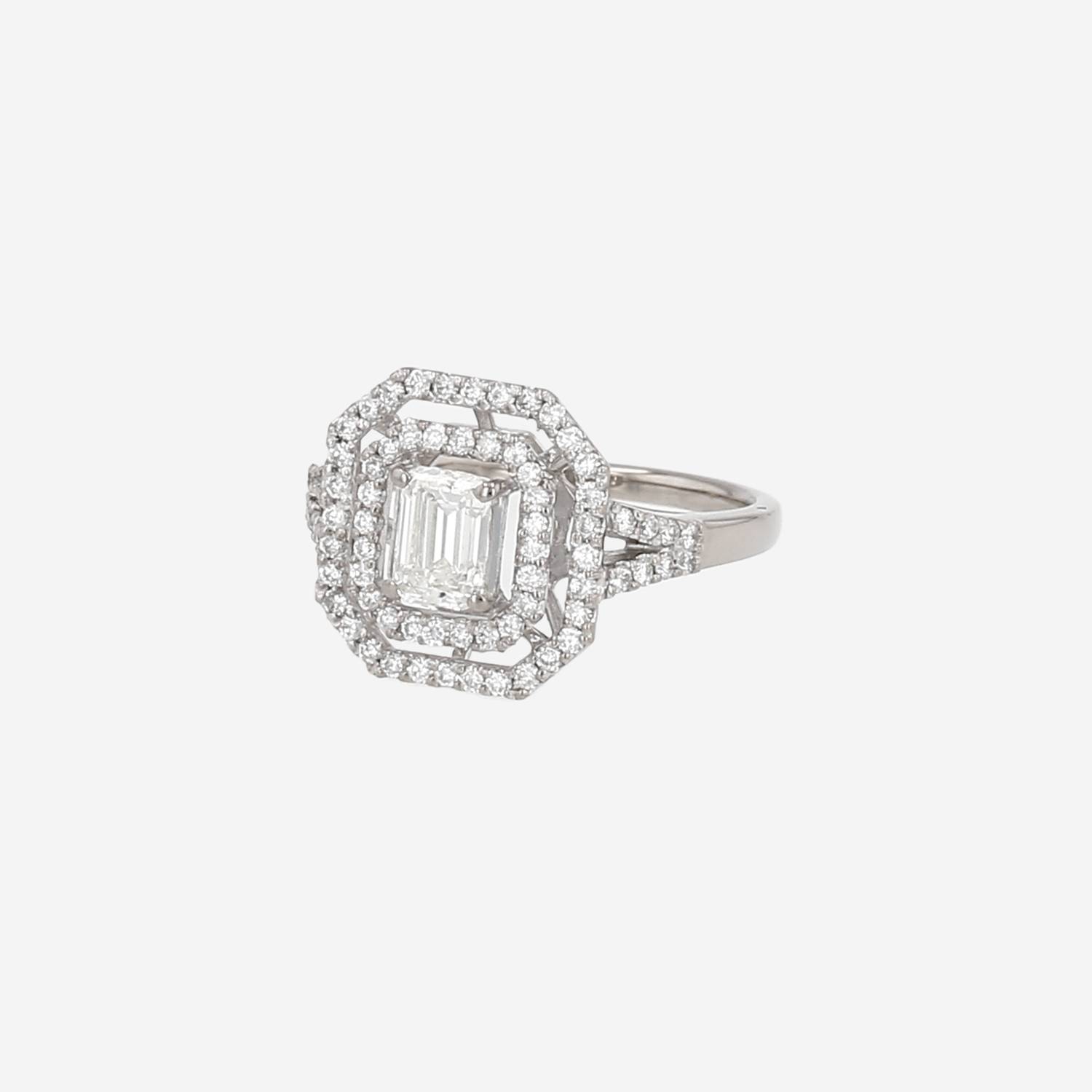 Bague Vintage  en or blanc et diamants