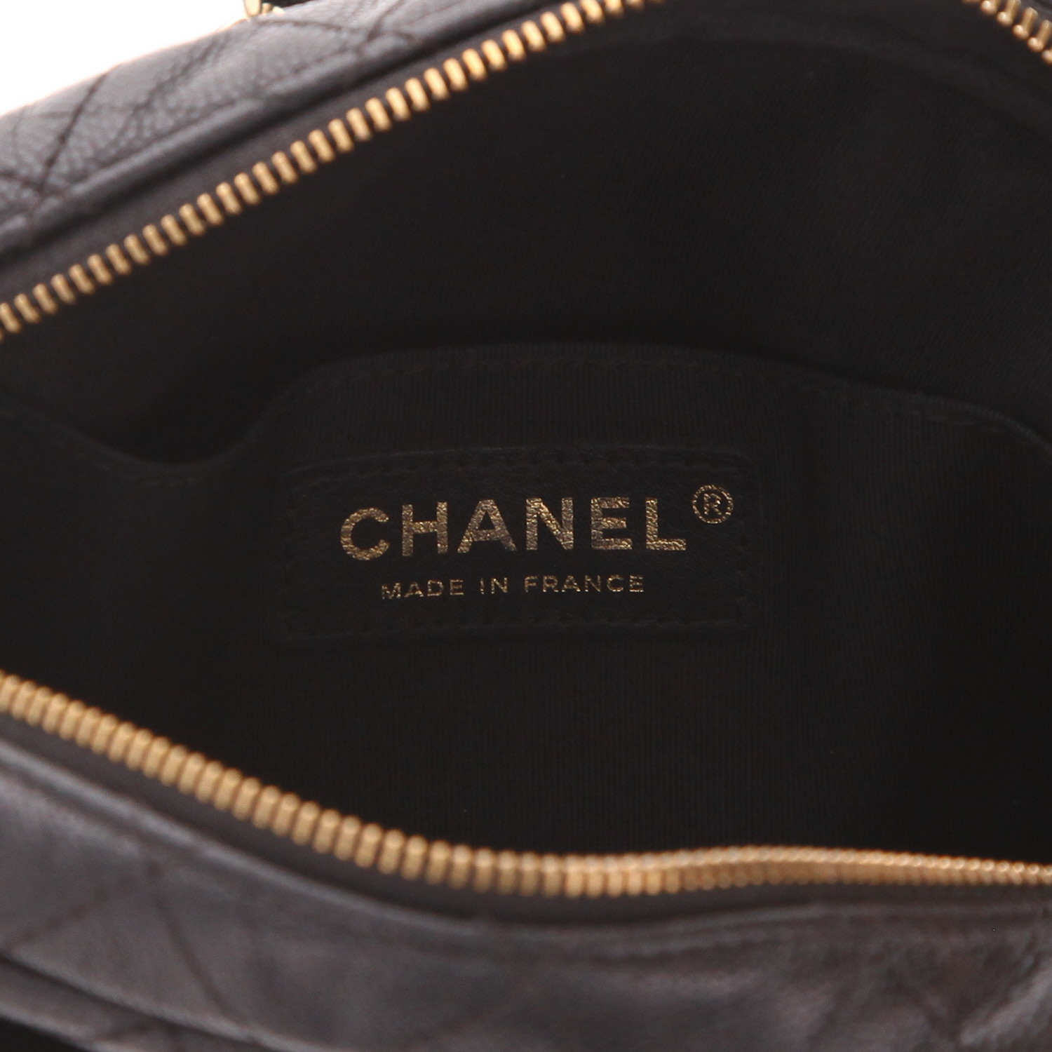 Chanel shoulder bag in black quilted grained leather - Detail D2