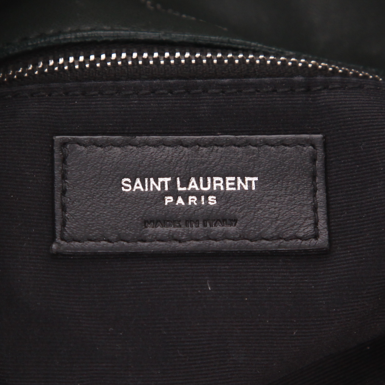 Sac bandoulière Saint Laurent  Loulou en cuir matelassé chevrons vert - Detail D2