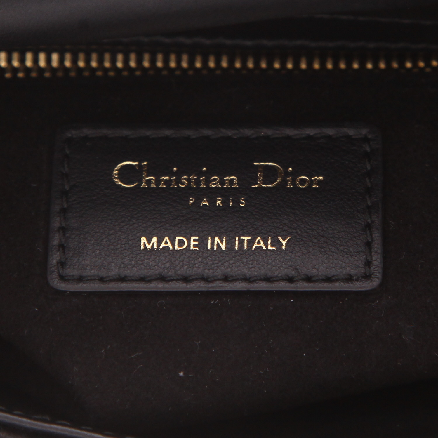 Sac bandoulière Dior  Mini Lady Dior en satin noir - Detail D2