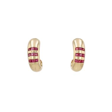 Coppia di orecchini Poiray in oro giallo e rubis