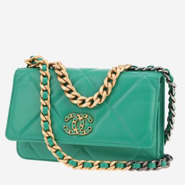 Sac bandoulière Chanel  Wallet on Chain 19 en cuir matelassé vert