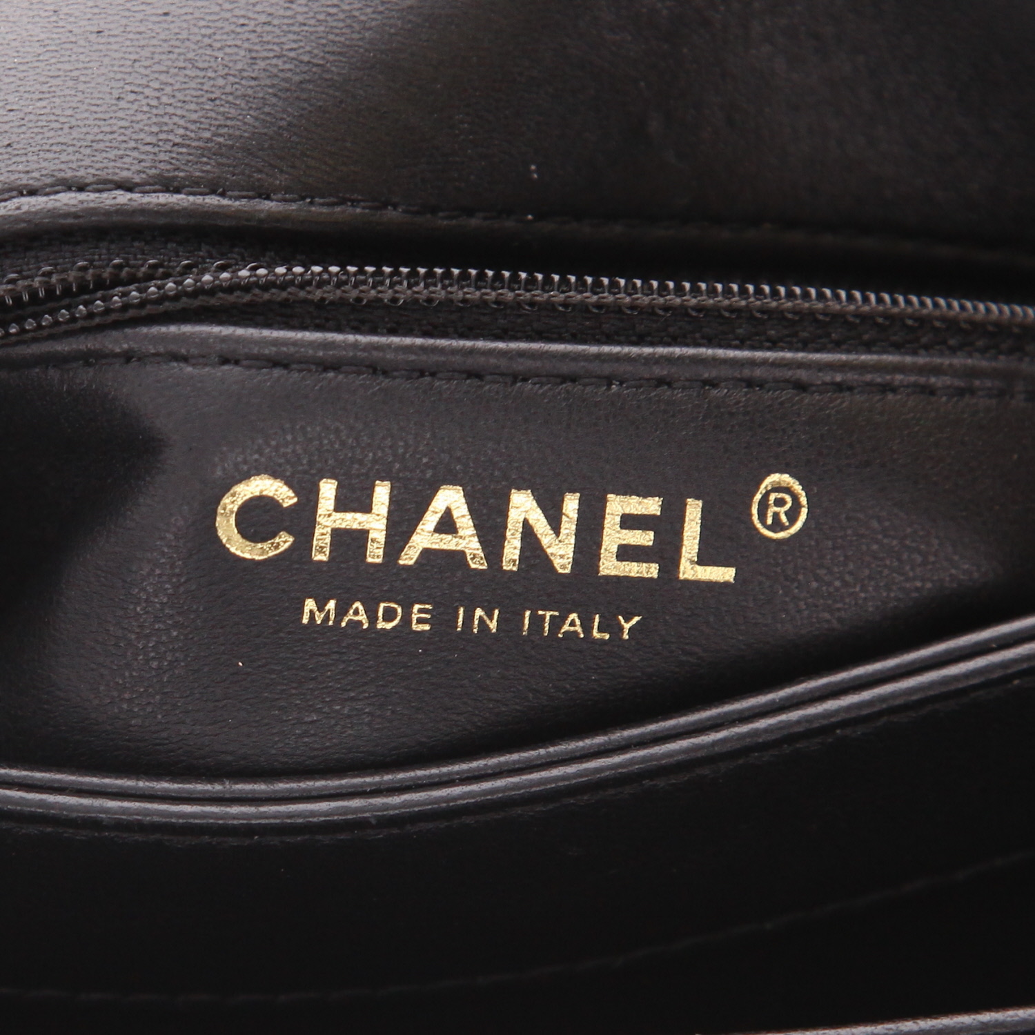Sac bandoulière Chanel  Trendy CC en cuir matelassé noir - Detail D2