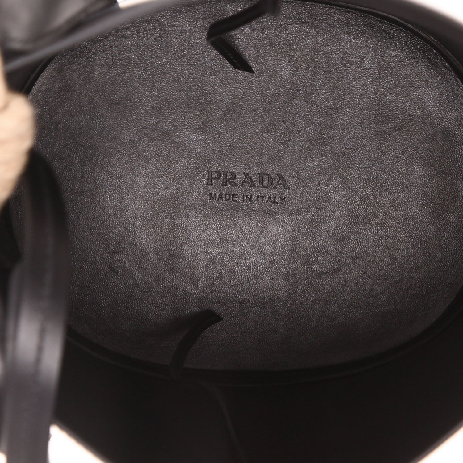 Borsa Prada in pelle nera - Detail D3