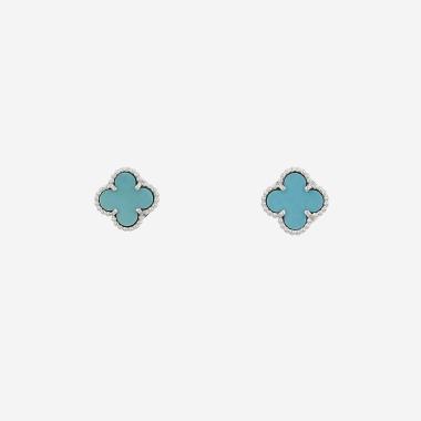 Paire de puces d'oreilles Van Cleef & Arpels Sweet Alhambra en or blanc et turquoise