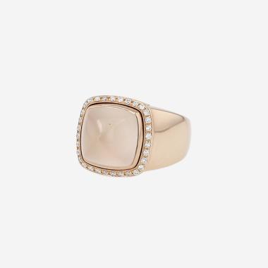 Bague Fred Pain de Sucre moyen modèle en or rose, diamants et quartz rose