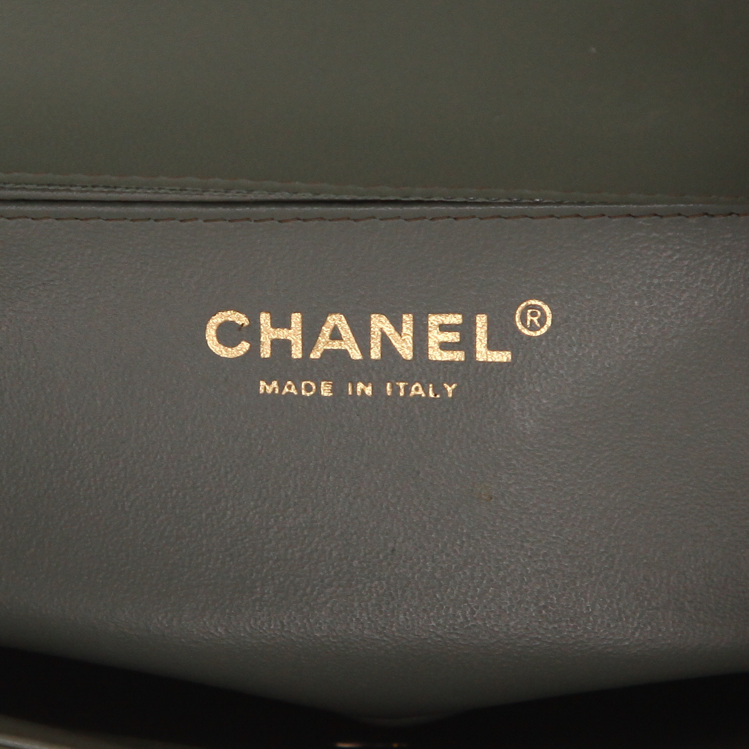 Bolso bandolera Chanel «Timeless Mini» de piel acolchada verde - Detail D2