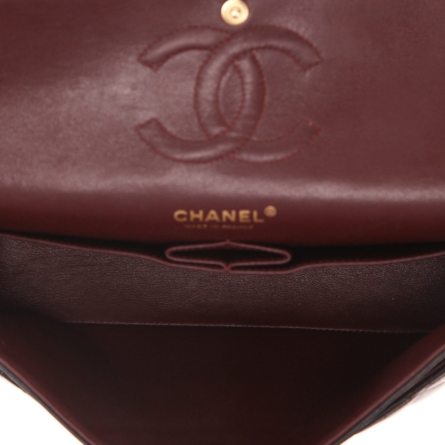 Chanel Timeless Classic handbag in black quilted leather - Detail D3