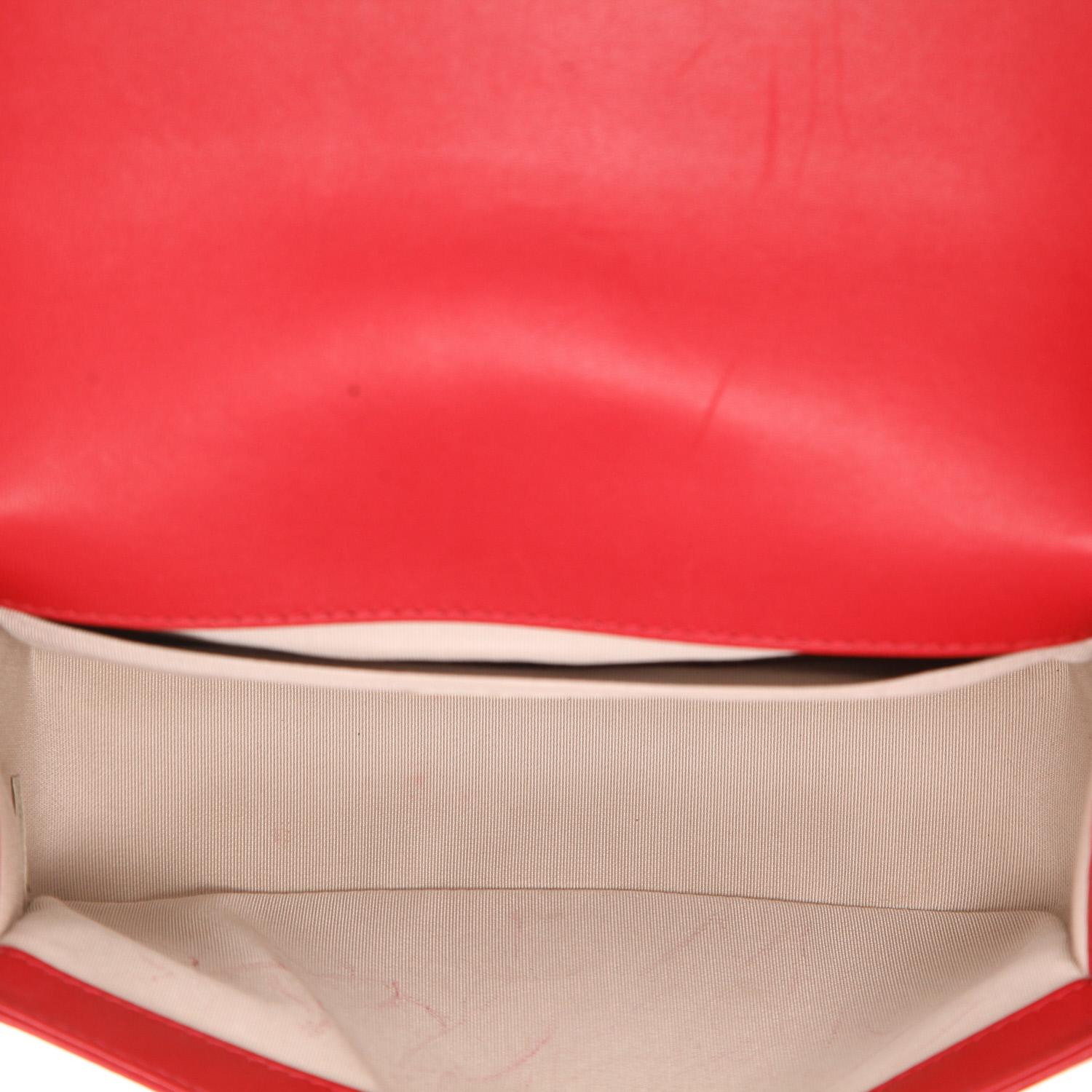 Chanel Boy shoulder bag in red quilted leather - Detail D3