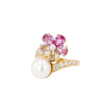 Anello Bulgari Sapphire Flower in oro giallo, zaffiri colorati e perla di coltura