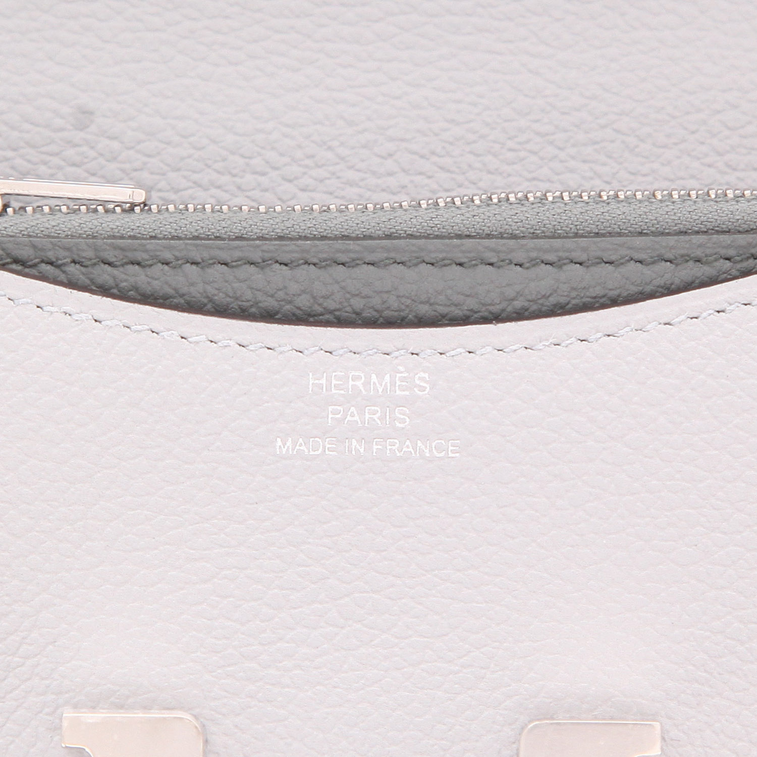 Bolso Hermès «Constance Slim» de piel Evercolor gris - Detail D2